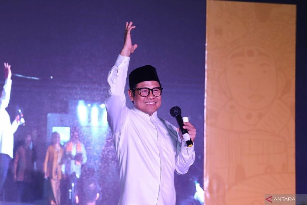 Iskandar asks youth to join organizations, boost creativity