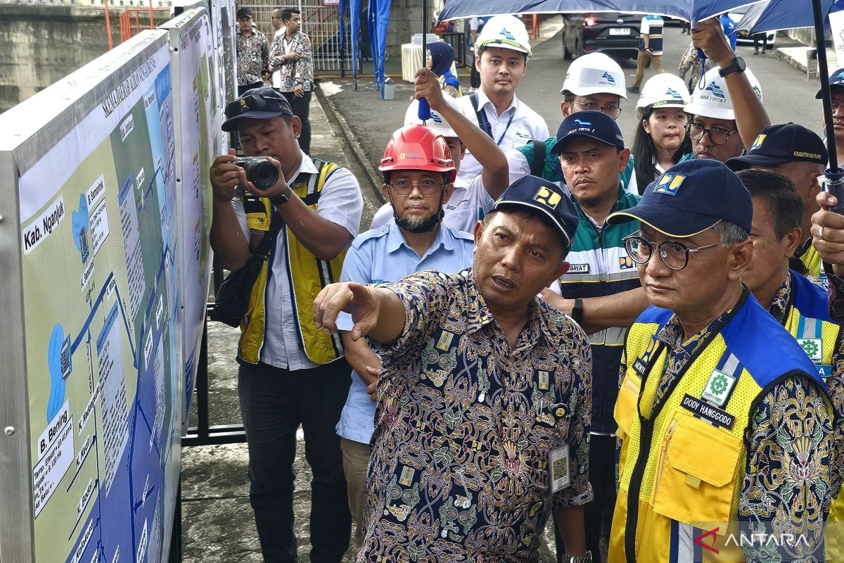 Menteri PU sebut pembangunan PLTS Terapung Waduk Karangkates tahap pembahasan