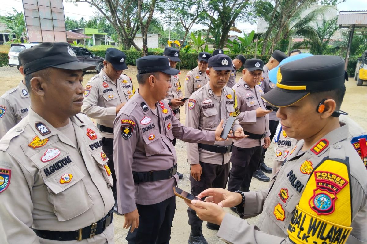 Cegah judi online, Kapolsek Kempas sidak ponsel personil