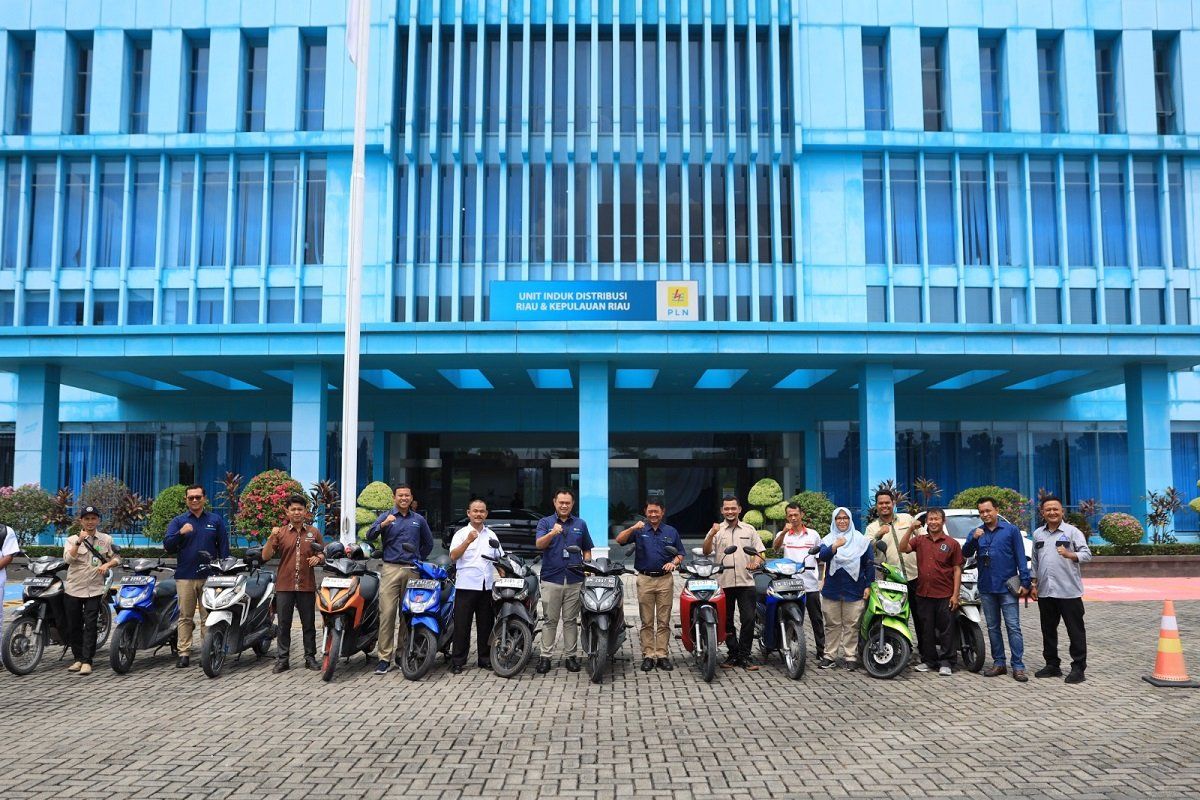 Inisiatif hijau : PLN gandeng 6 SMK di Riau ubah motor BBM jadi listrik