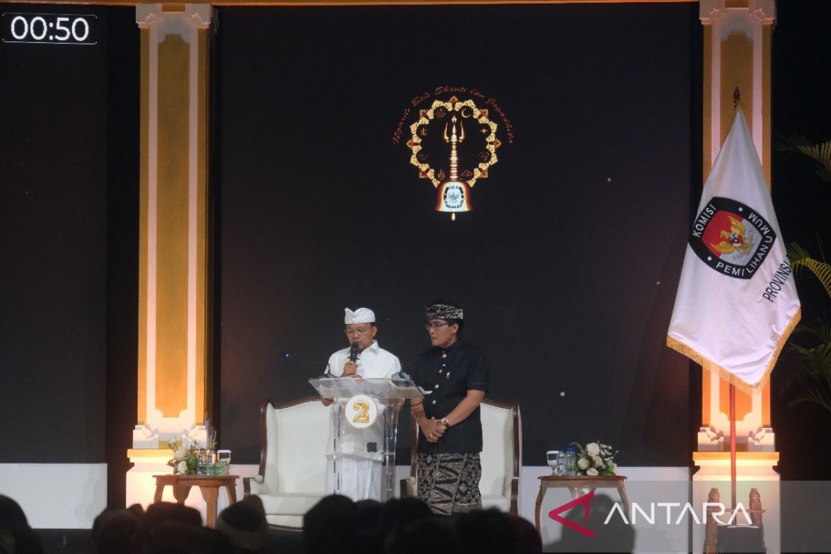 Koster-Giri akankembangkan program akademi perempuan Bali