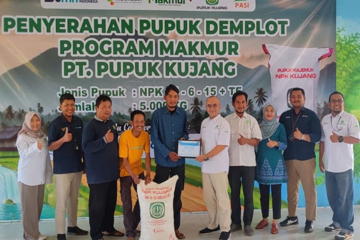 Pupuk Kujang sumbang 5 ton pupuk premium ke petani Pemalang