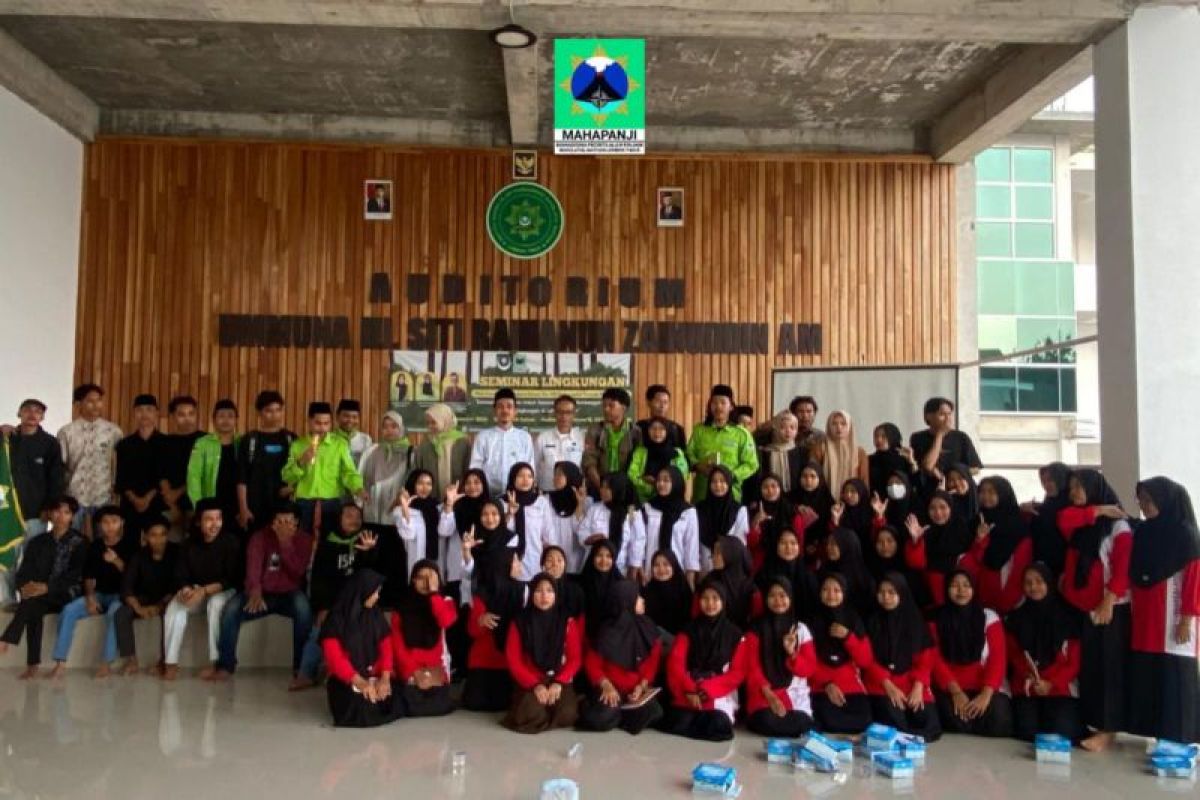 Mahapanji Lombok Timur edukasi pemuda tetap jaga lingkungan