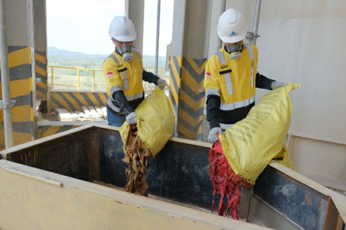 Semen Gresik sukses tingkatkan penggunaan energi alternatif