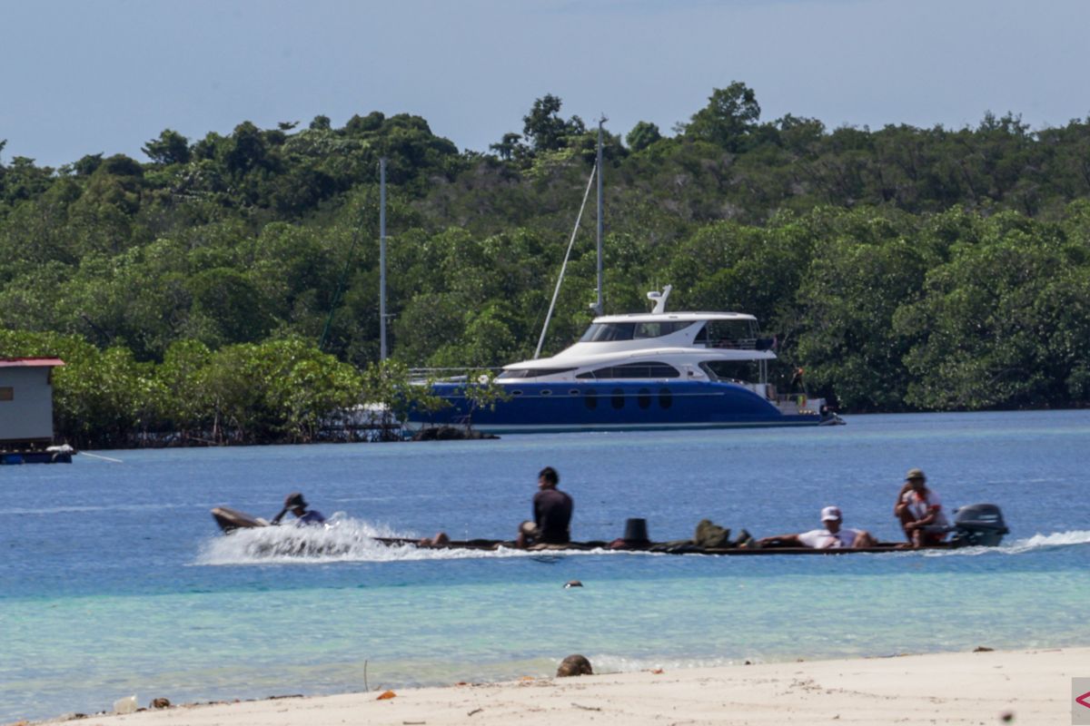 Kadin buka peluang pengembangan pariwisata Mentawai