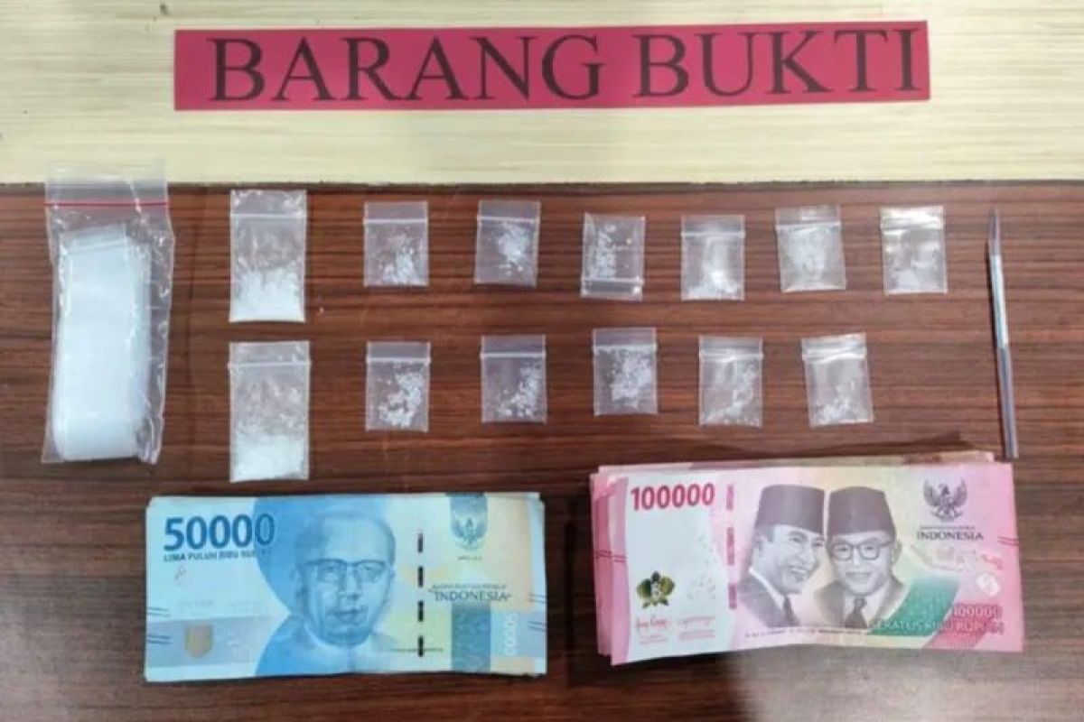 Polisi bekuk IRT yang edarkan narkoba di Kolaka