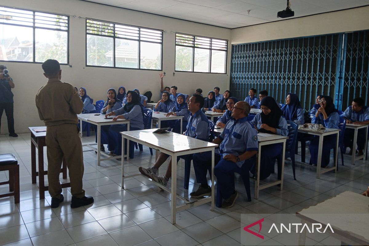 Peringati Hari Guru di Temanggung, guru dan murid saling bertukar peran