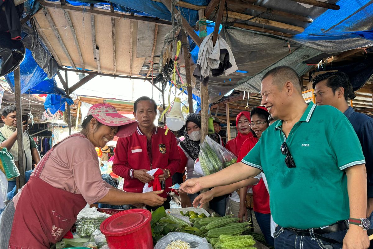 Pedagang keluhkan Pasar Tuah Serumpun Perawang semrawut, Cabup Siak Irving prihatin