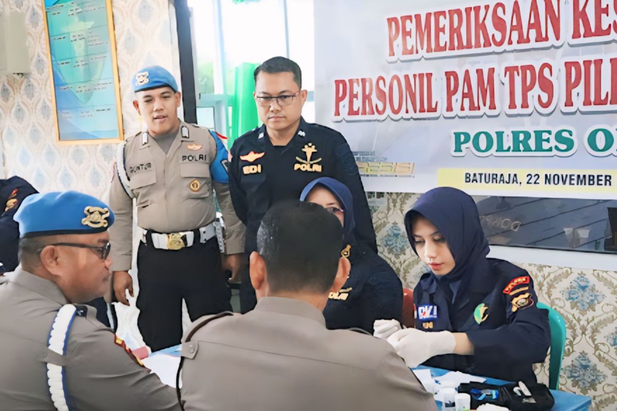 Polres OKU periksa kesehatan  217 personel pengamanan TPS Pilkada 2024