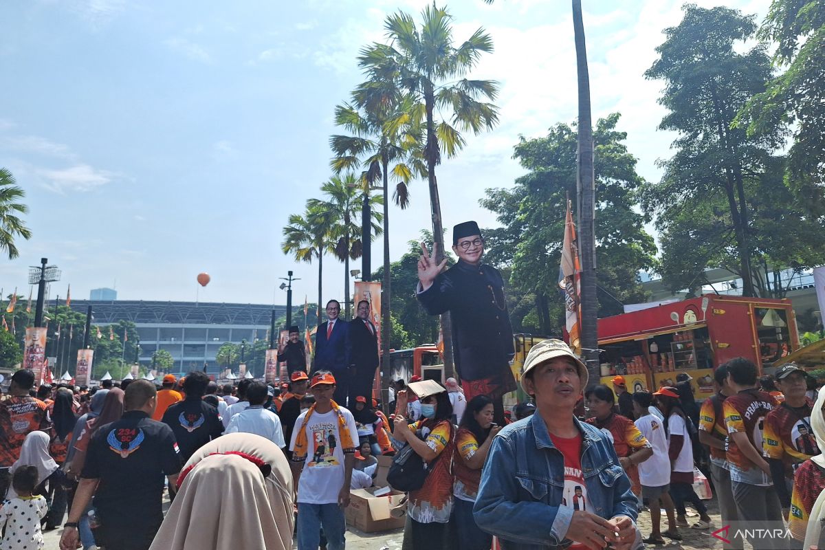 Pendukung Pramono Anung dan Rano Karno padati GBK