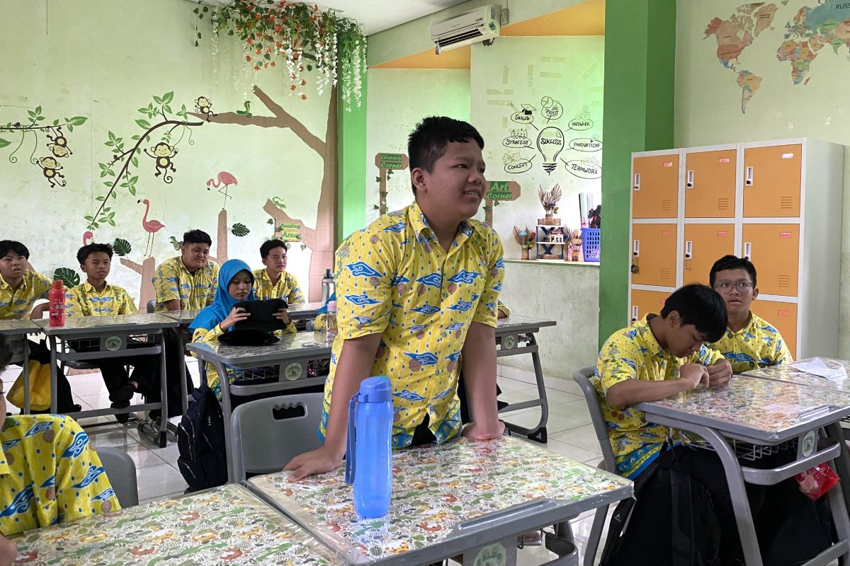 PLN kenalkan ragam energi bersih ke sekolah di Lampung