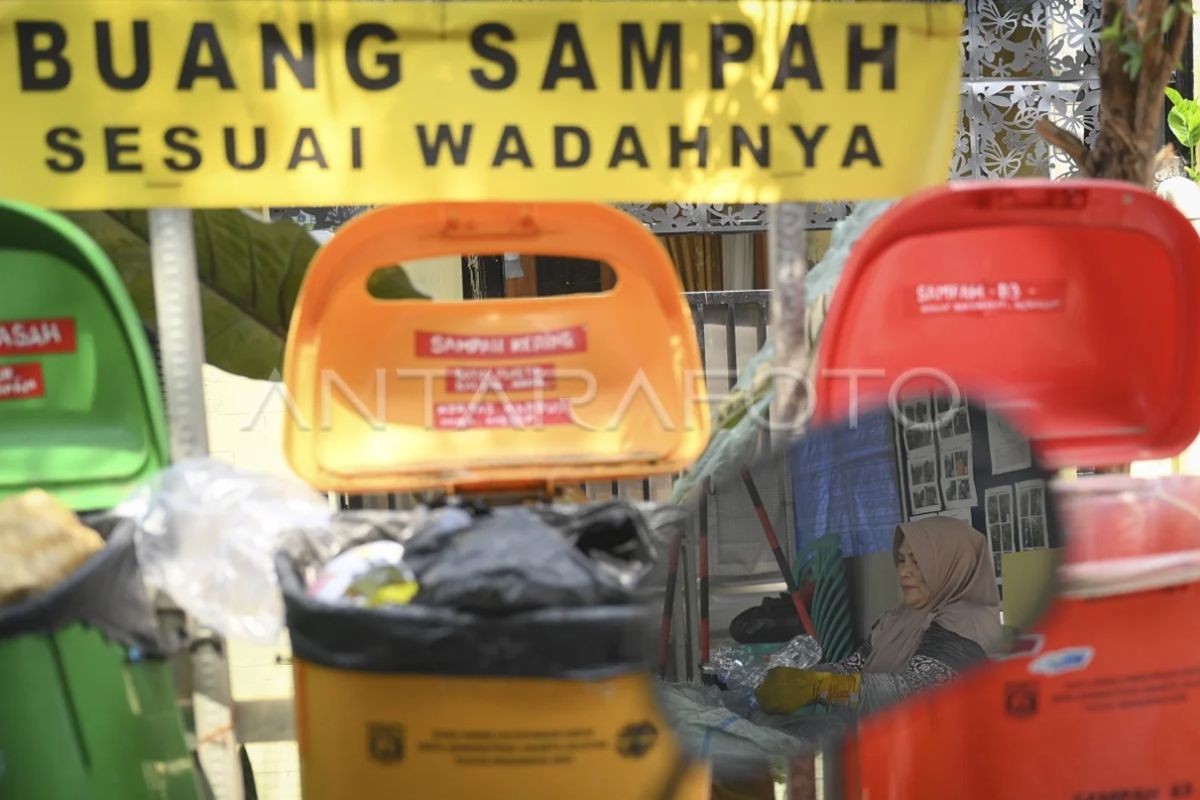 DPRD rekomendasi DLH DKI tunda retribusi sampah untuk rumah tinggal