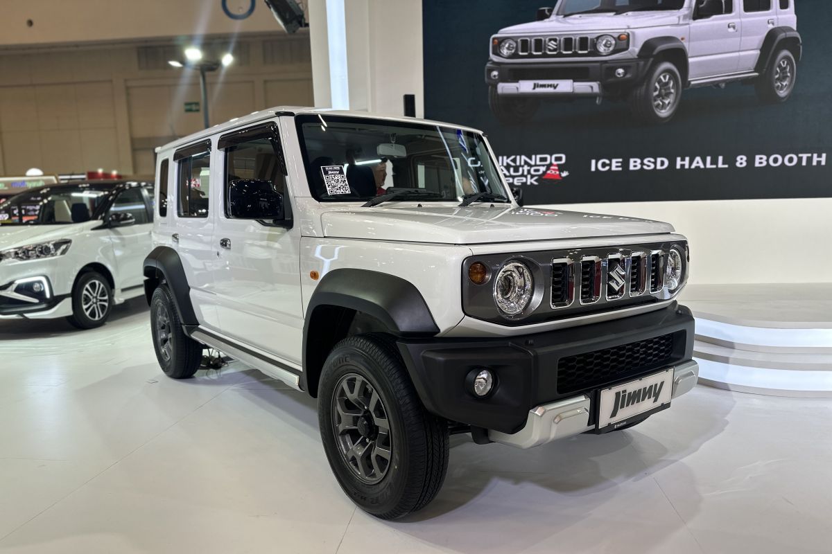 Varian baru Jimny "Rhino White" mejeng di GJAW