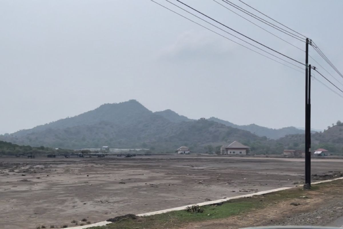 Bukit gundul di Sumbawa memanggil penyelamat