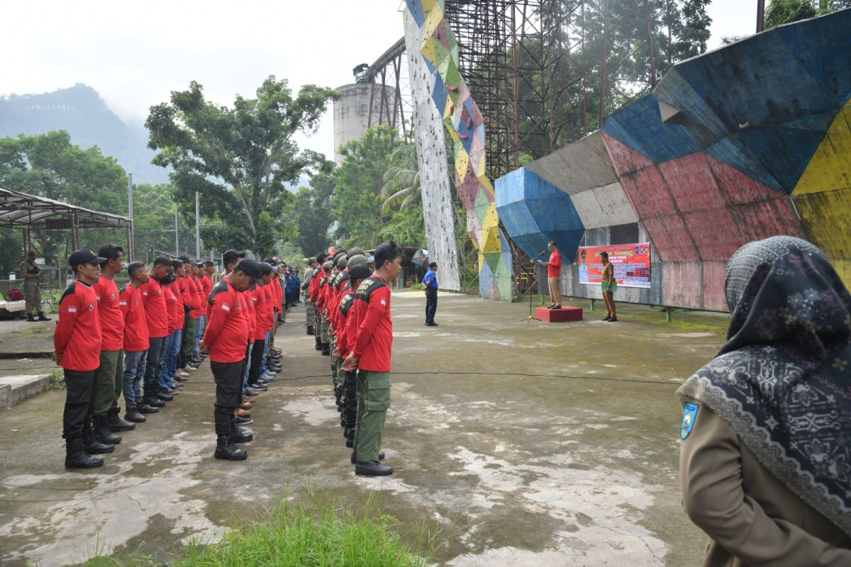 Satpol PP-Damkar Sawahlunto perkuat Satlinmas hadapi resiko kebakaran