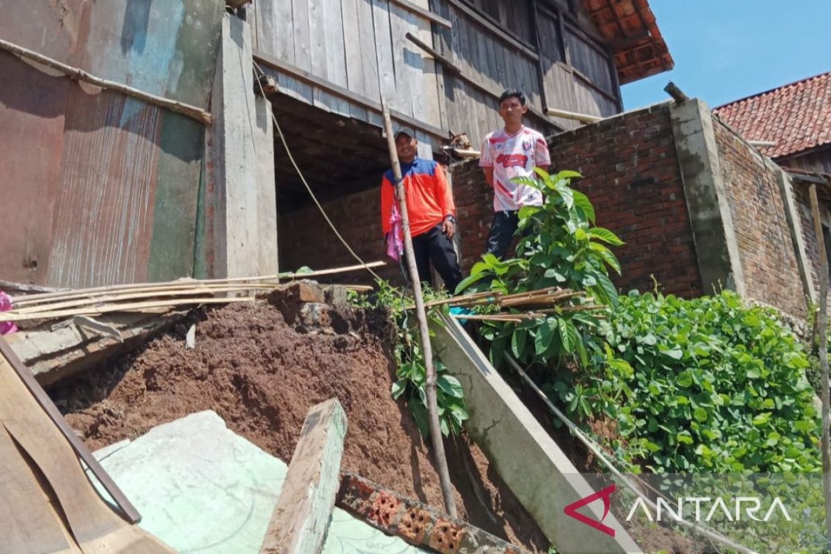 BPBD OKU minta masyarakat  waspada cuaca ekstrem