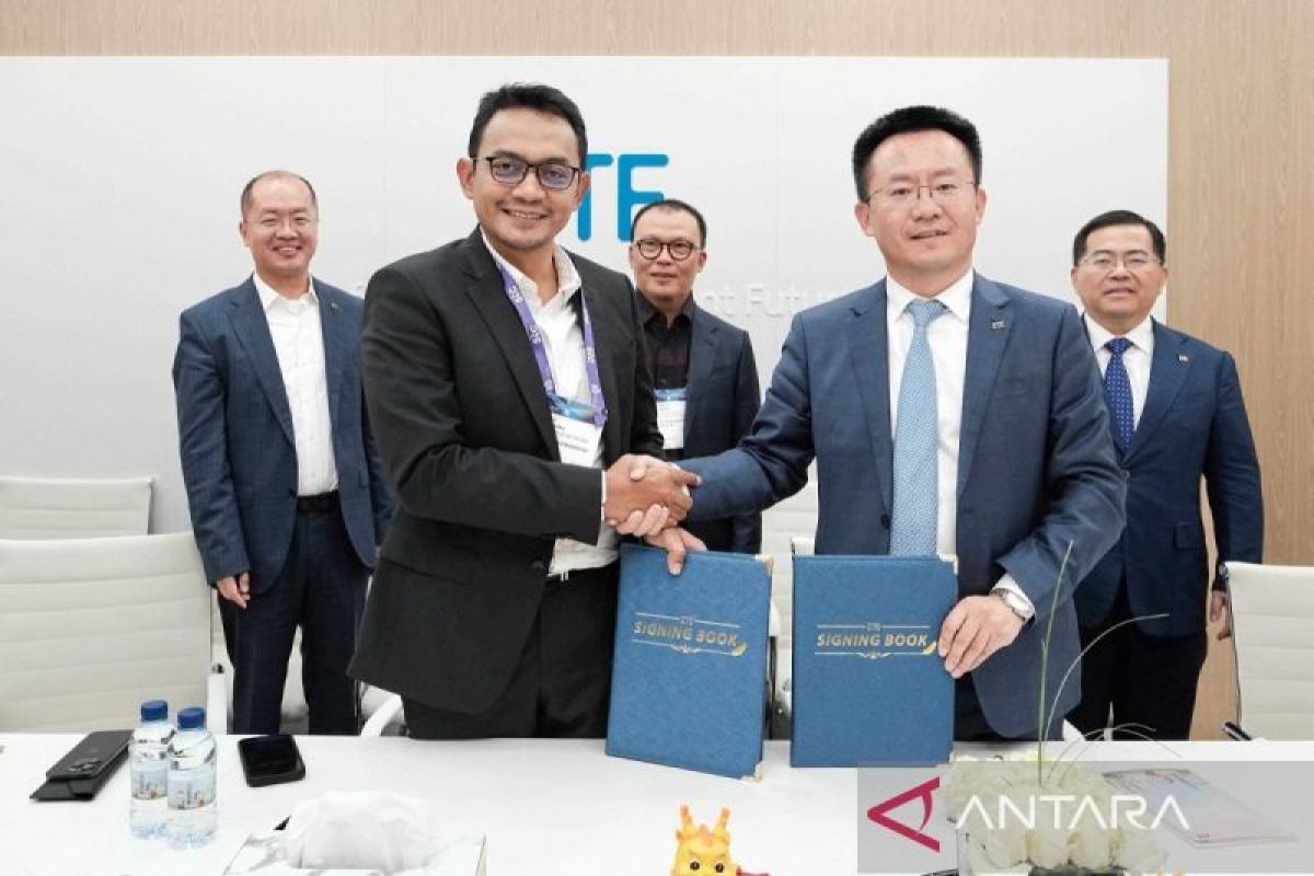 Telkomsel hyper AI terapkan teknologi self-adaptive feedback terbaru bersama ZTE untuk perkuat jaringan 4G di Makassar dan Kendari