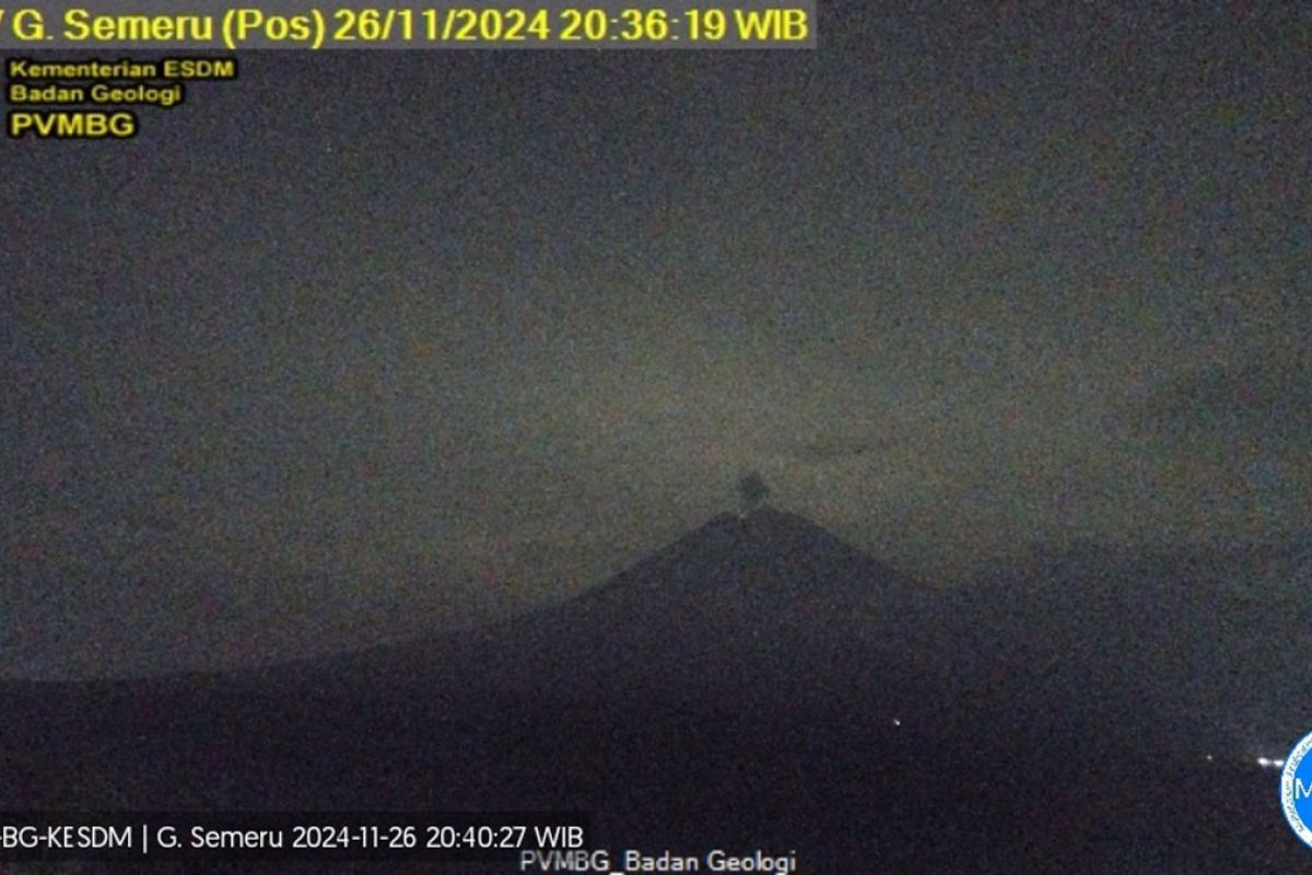 Selasa malam, Gunung Semeru erupsi dengan letusan 600 meter