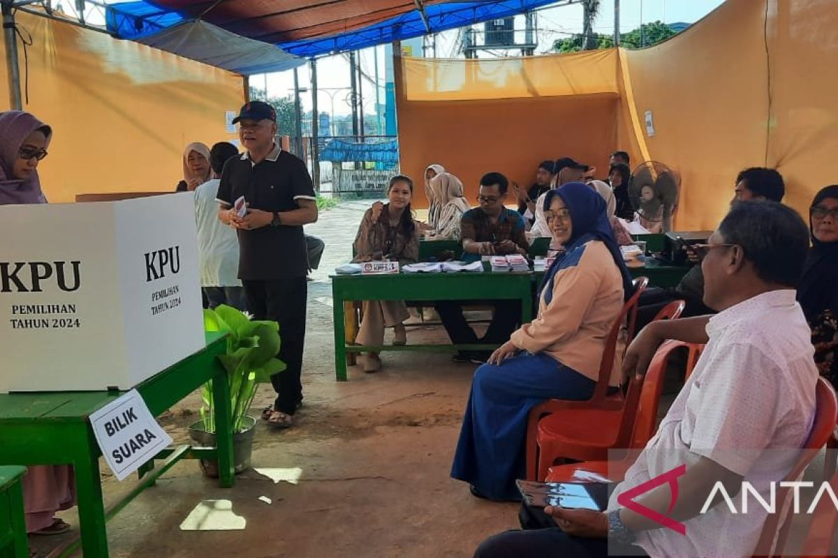 Antusias warga Kendari salurkan hak suaranya di TPS berjalan aman dan lancar