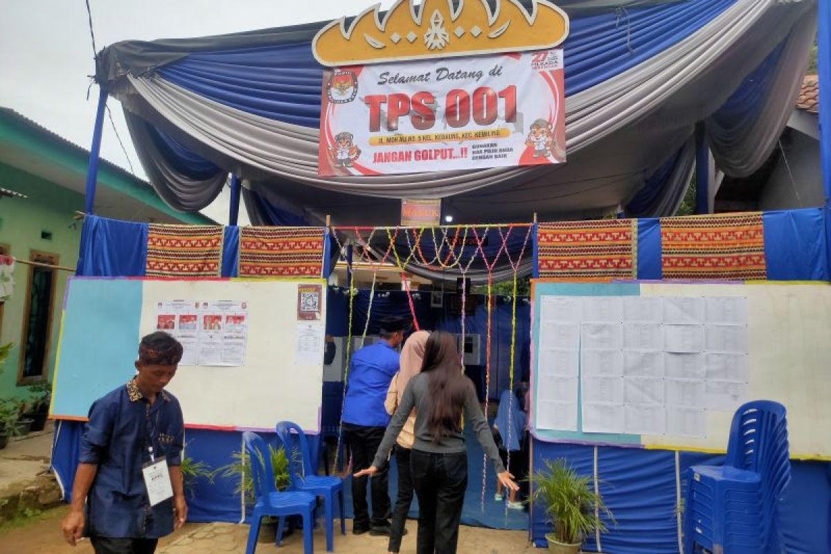 TPS 001 Kedaung  dihiasi nuansa Kain Tapis