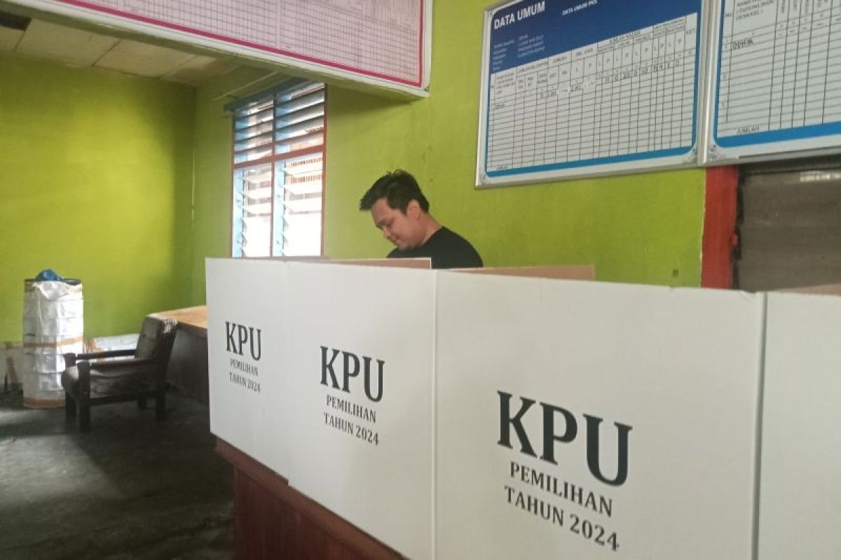 KPU Pasaman Barat rekap suara di kecamatan pada Jumat