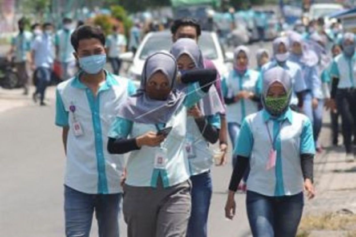 Pengamat: UMP 6,5 persen dapat membantu tingkatkan daya beli pekerja