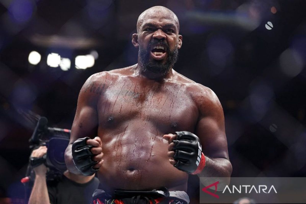 Juara kelas berat UFC Jon Jones terus menolak hadapi Tom Aspinall