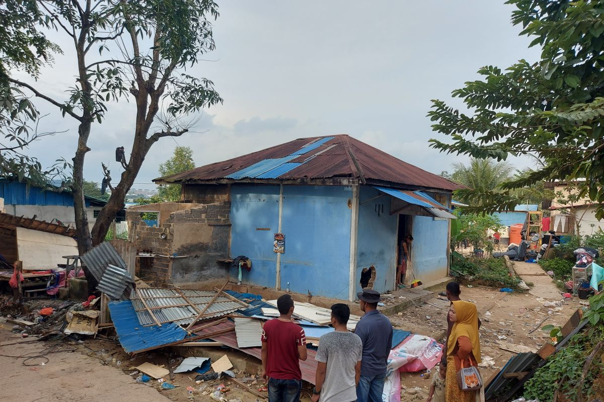 Polda Kepri tertibkan lagi rumah terduga narkoba di Kampung Madani