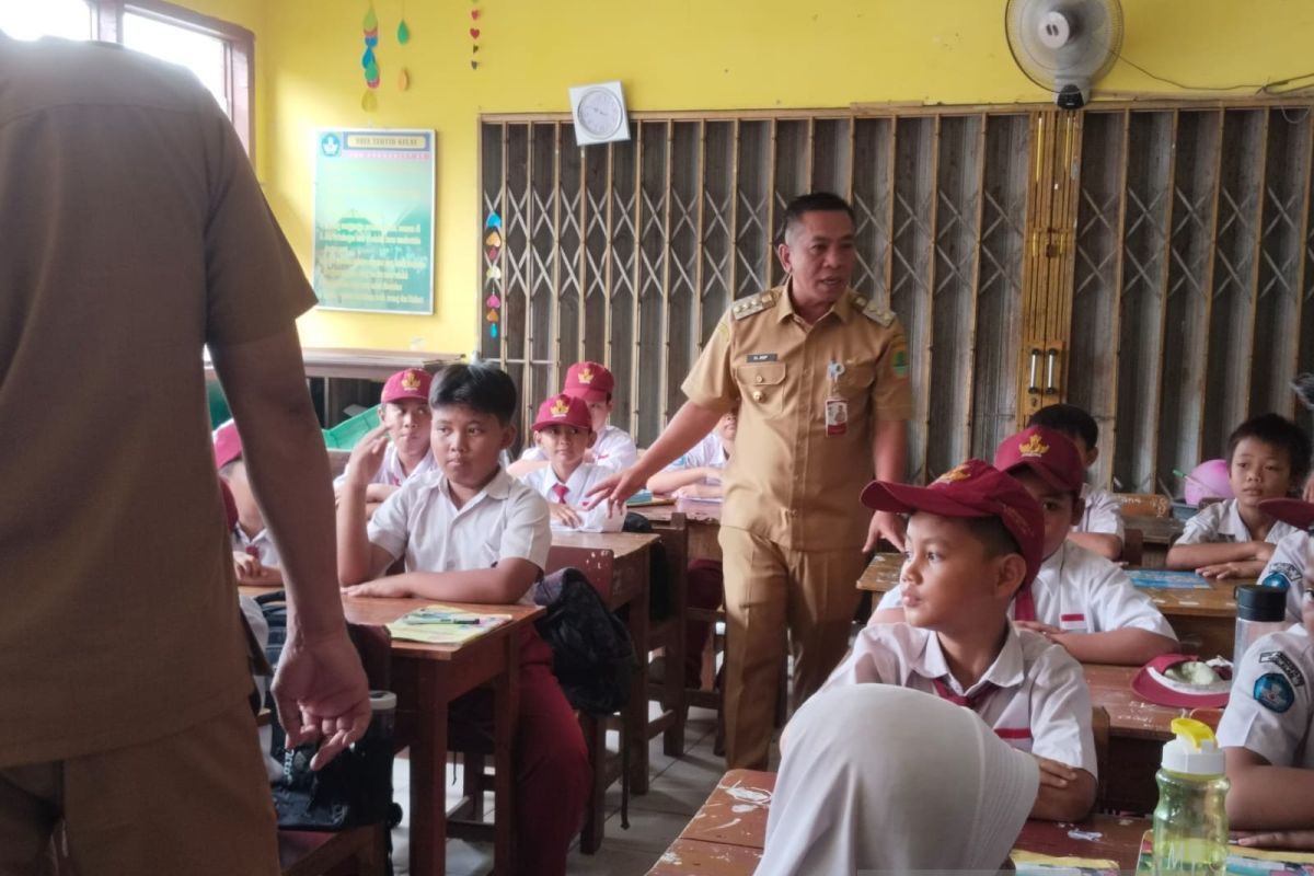 Pemkab Karawang terus simulasi program makan siang bergizi gratis anak SD
