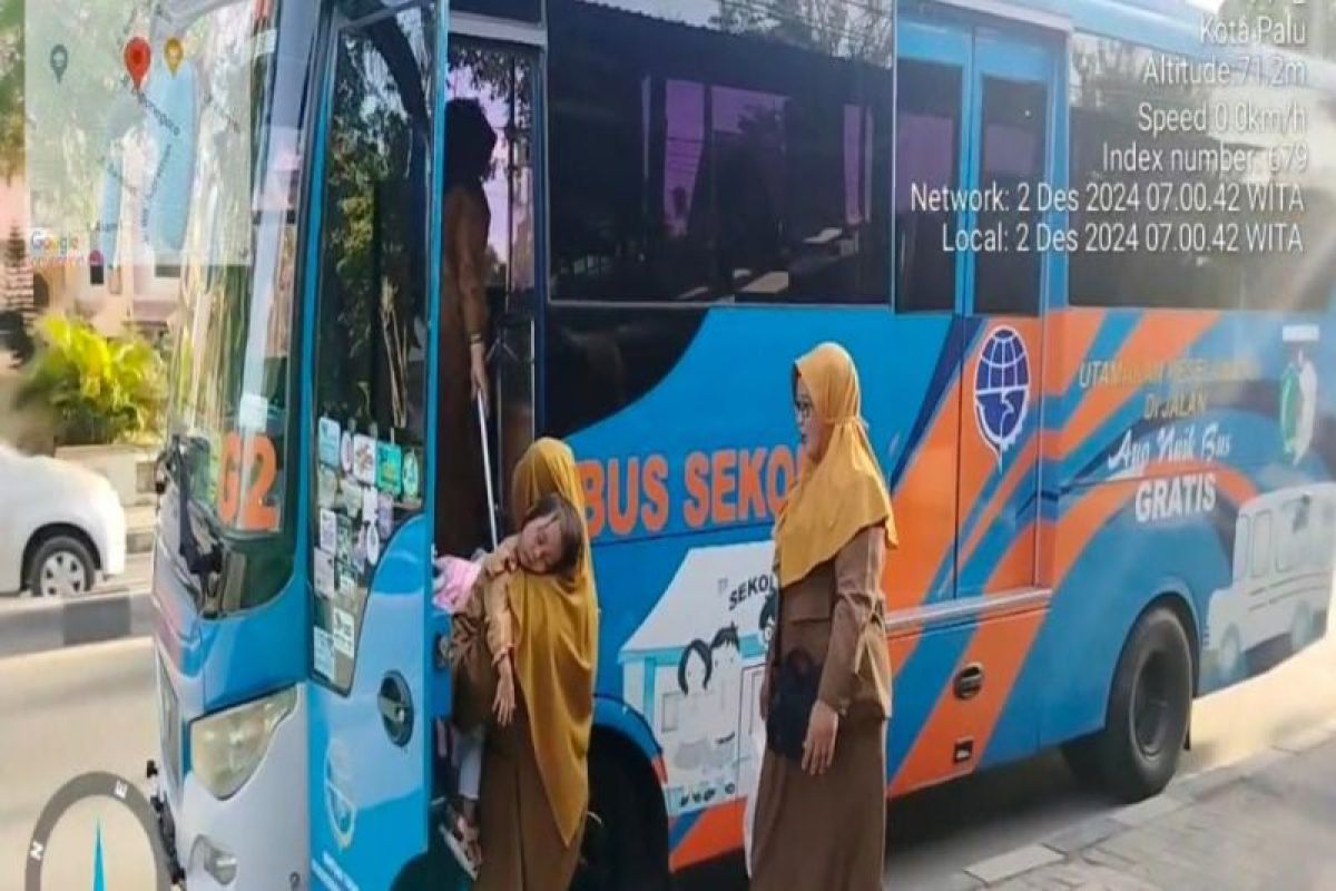 Pemkot sediakan bus layani warga Palu bekerja di Kabupaten Donggala