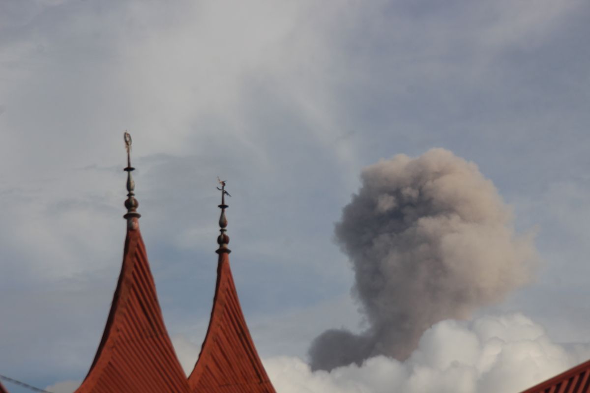 Gunung Marapi alami 380 letusan  sejak Desember 2023