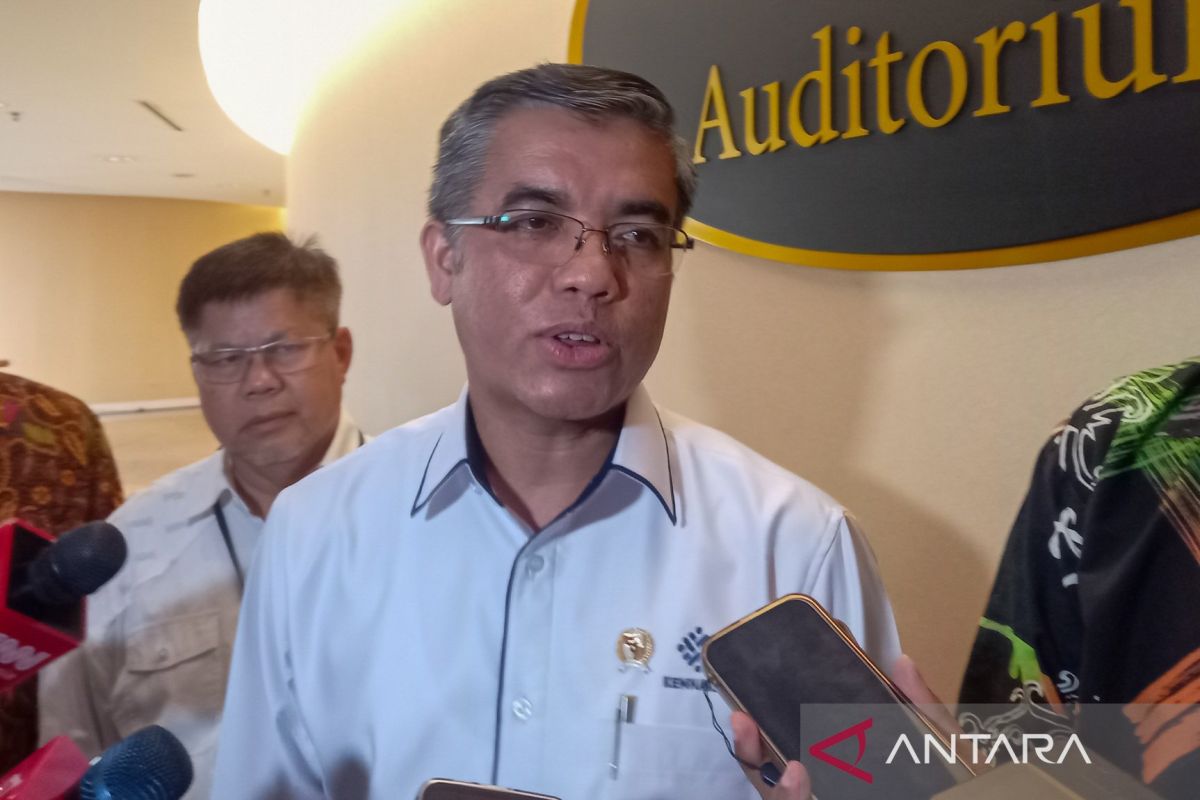 Menaker targetkan pengumuman aturan UMP 2025 dilakukan besok