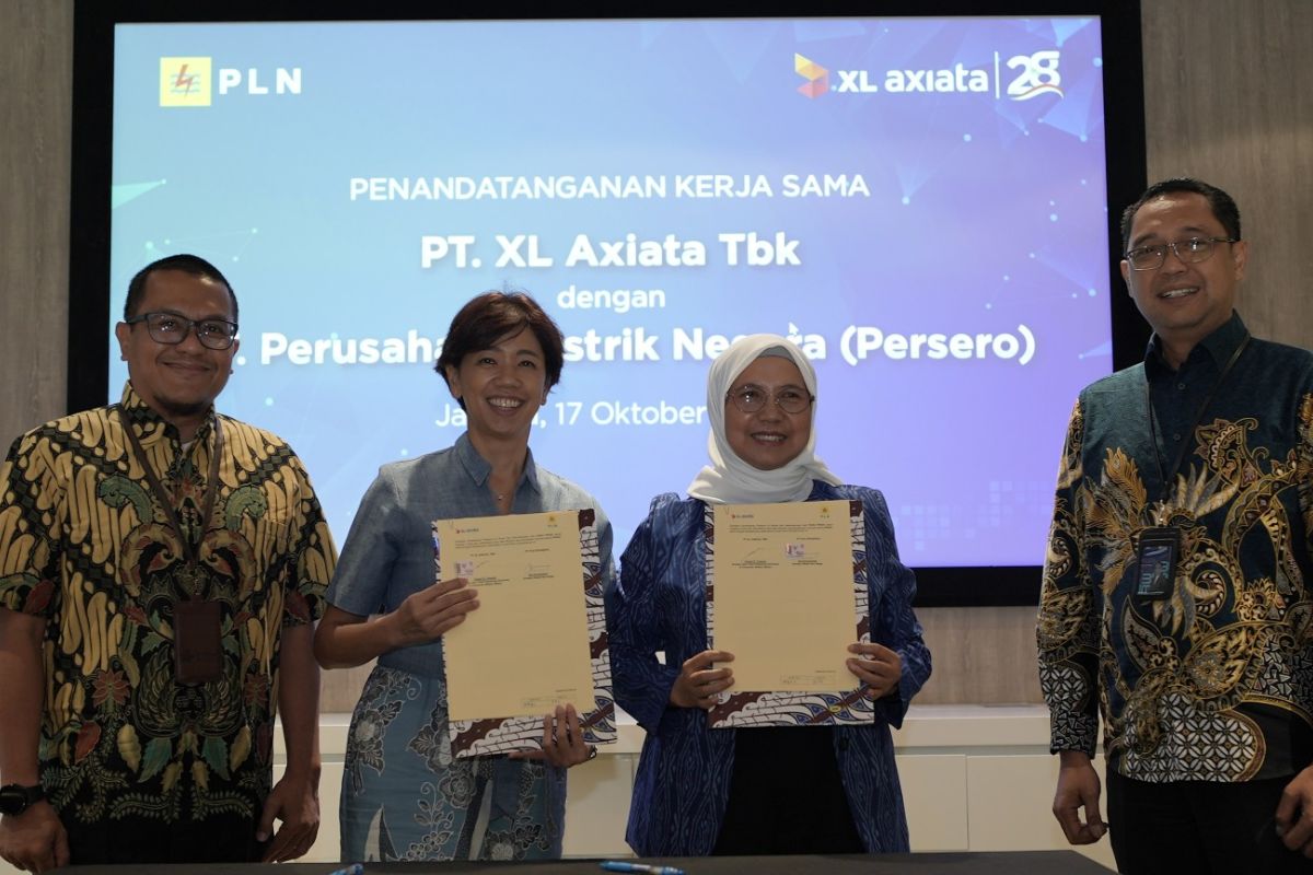 PLN-XL Axiata kerja sama pasokan listrik dan penggunaan energi terbarukan