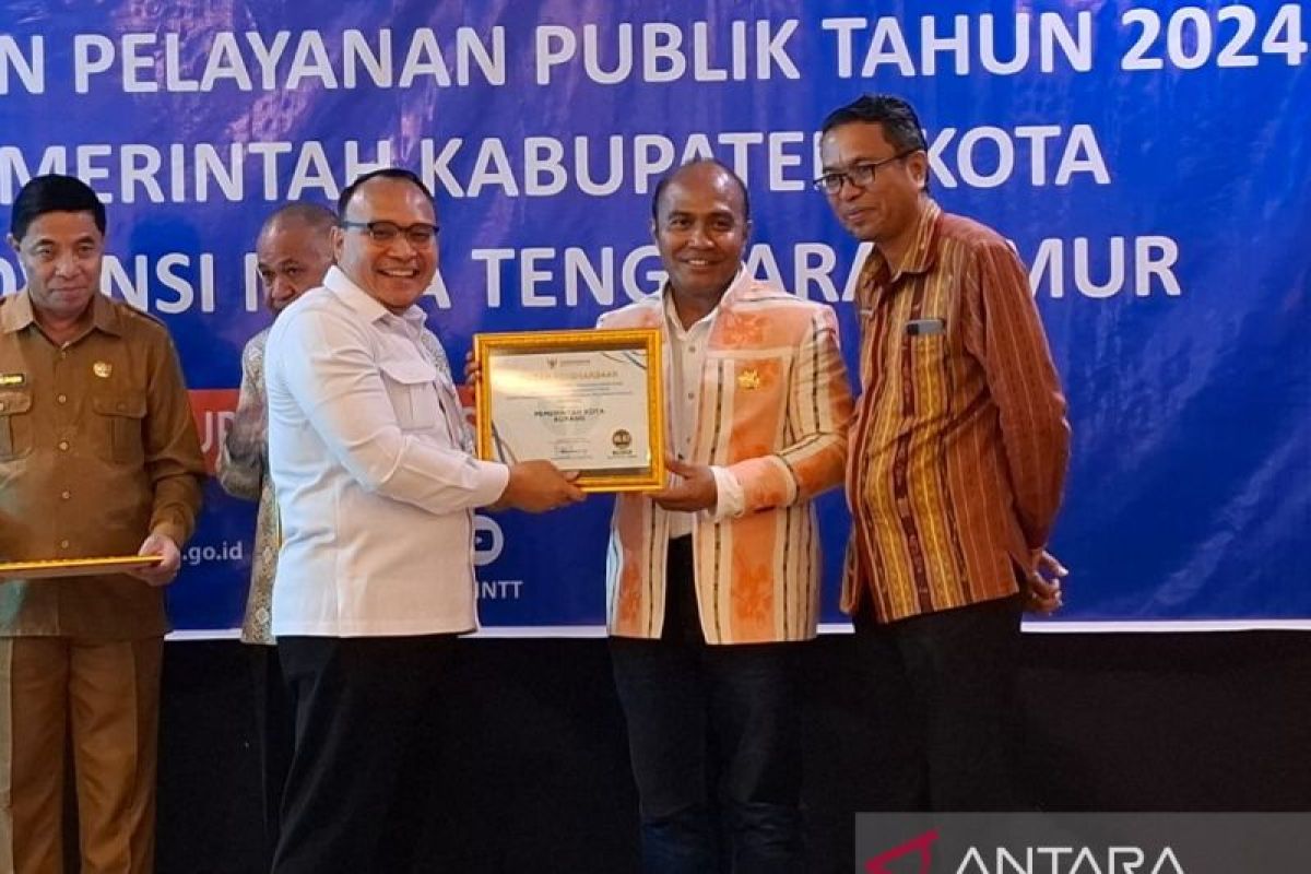 Ombusdman RI berikan penghargaan kepada 10 kabupaten/kota di NTT