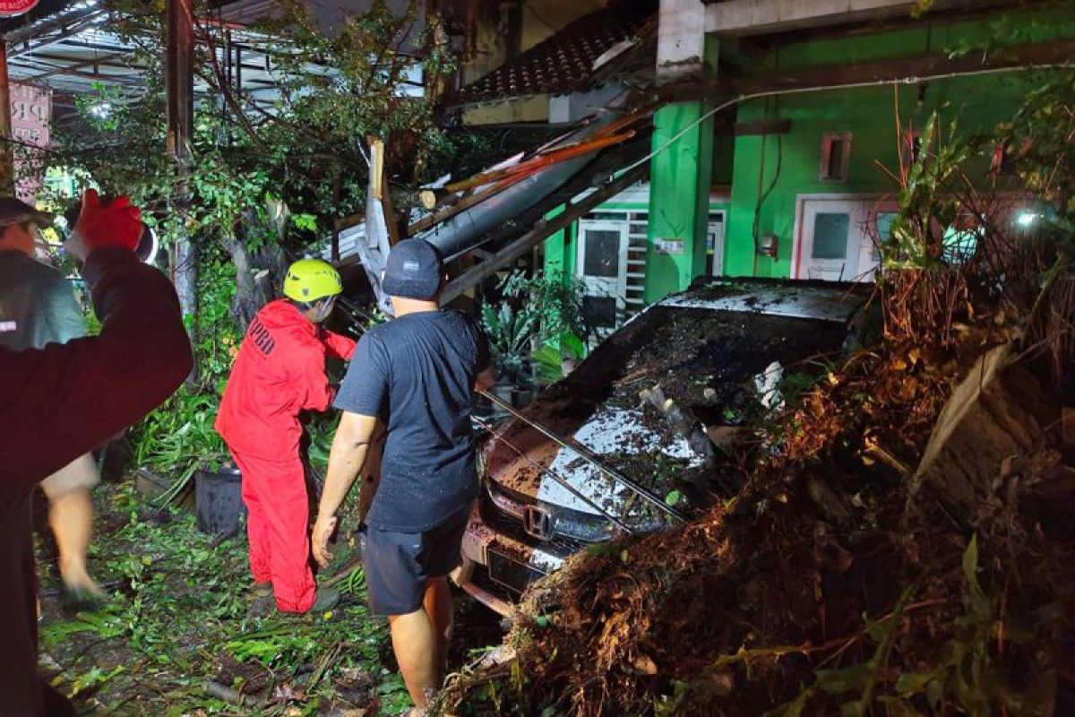 Warga Jateng, waspada cuaca ekstrem 9-11 Desember