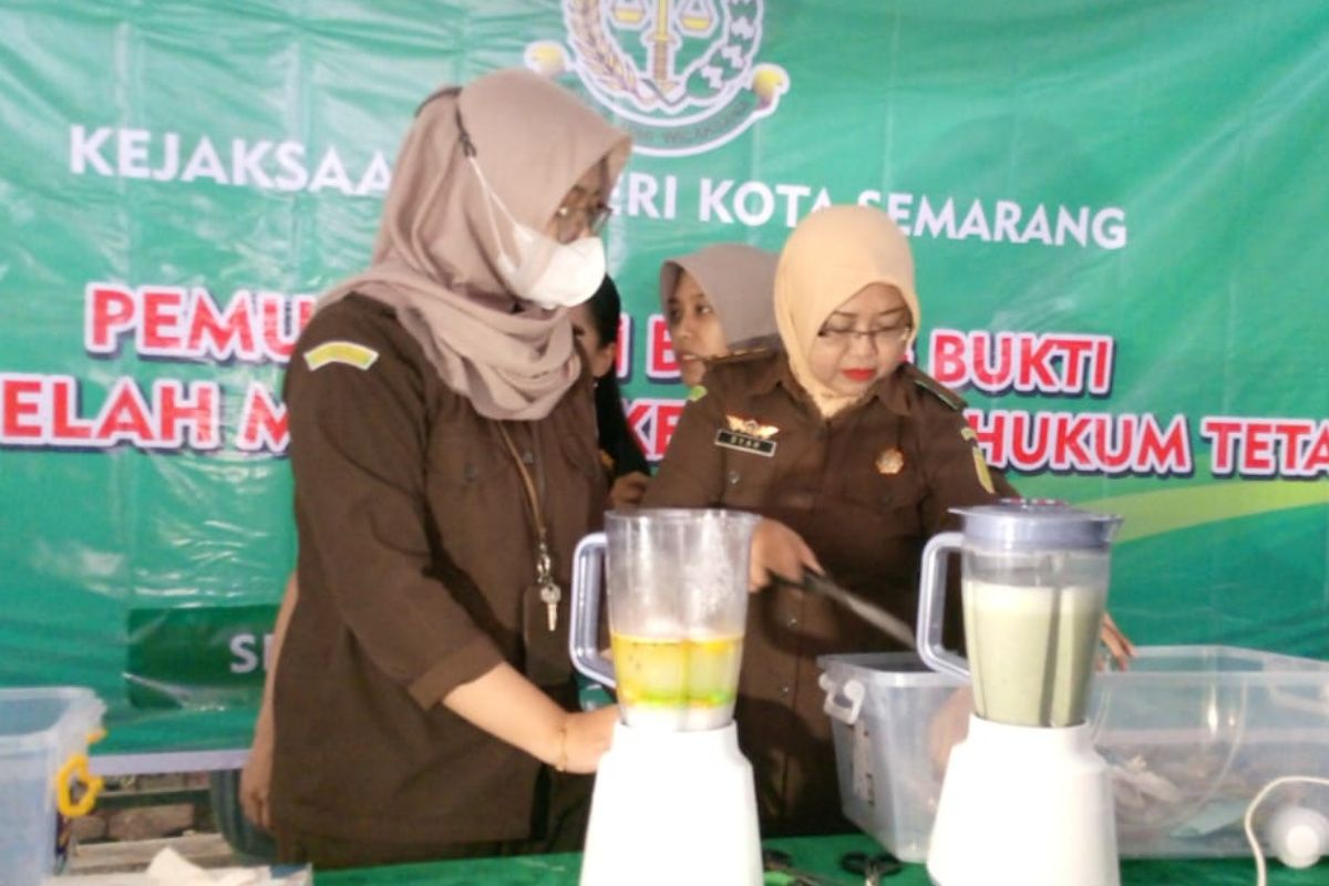 Kejari Semarang  musnahkan 2,5 kg sabu-sabu