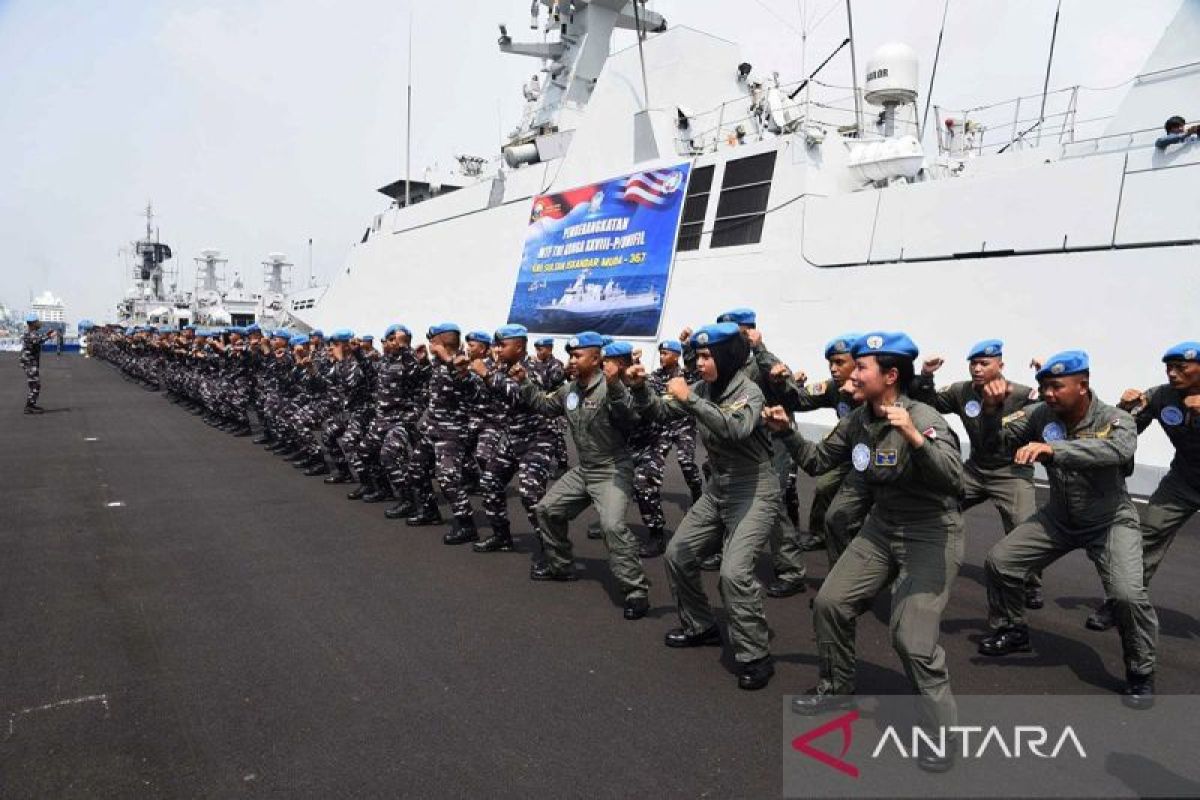 KRI SIM-367 tinggalkan markas di Surabaya siap berlayar ke Lebanon