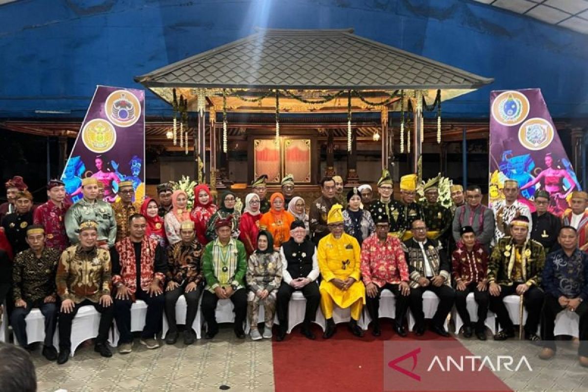 Sejumlah pihak terlibat meriahkan Festival Kerajaan Nusantara