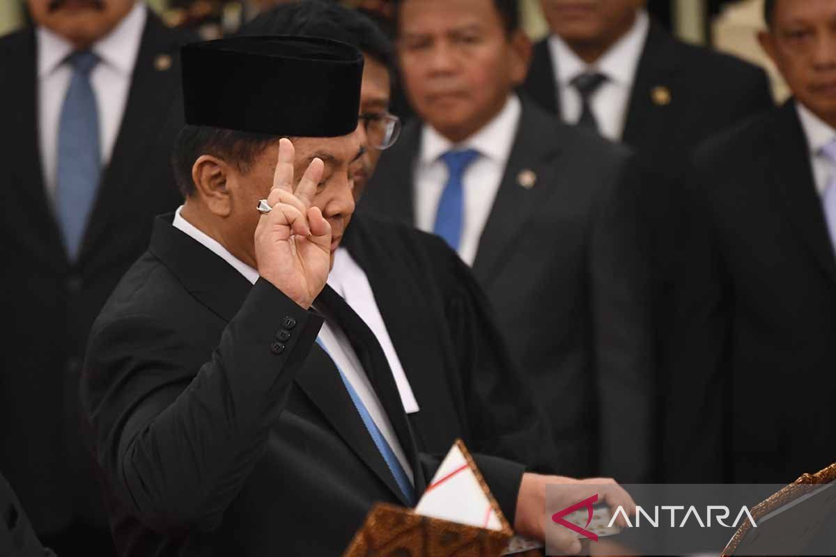 Politik kemarin, Pelantikan pejabat negara hingga PDI Perjuangan