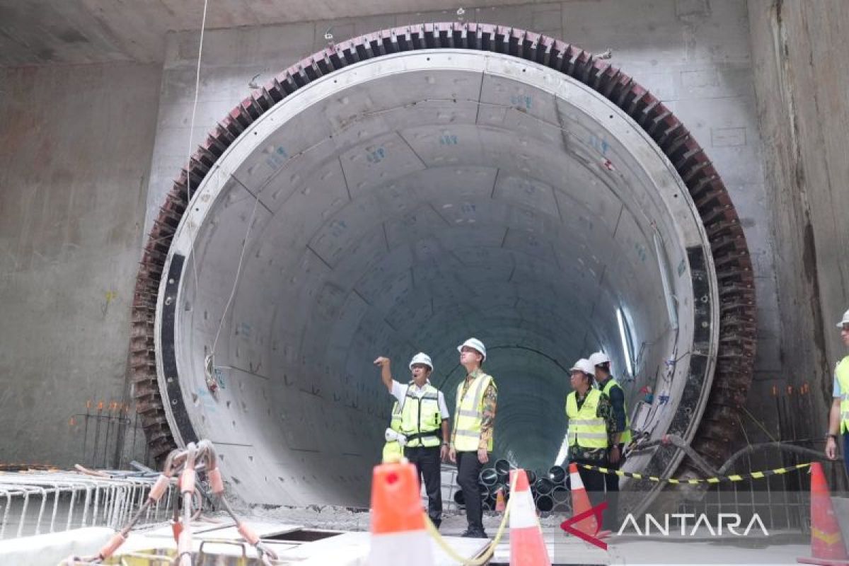 Wapres kembali tinjau proyek MRT Fase 2A dan minta selesai tepat waktu