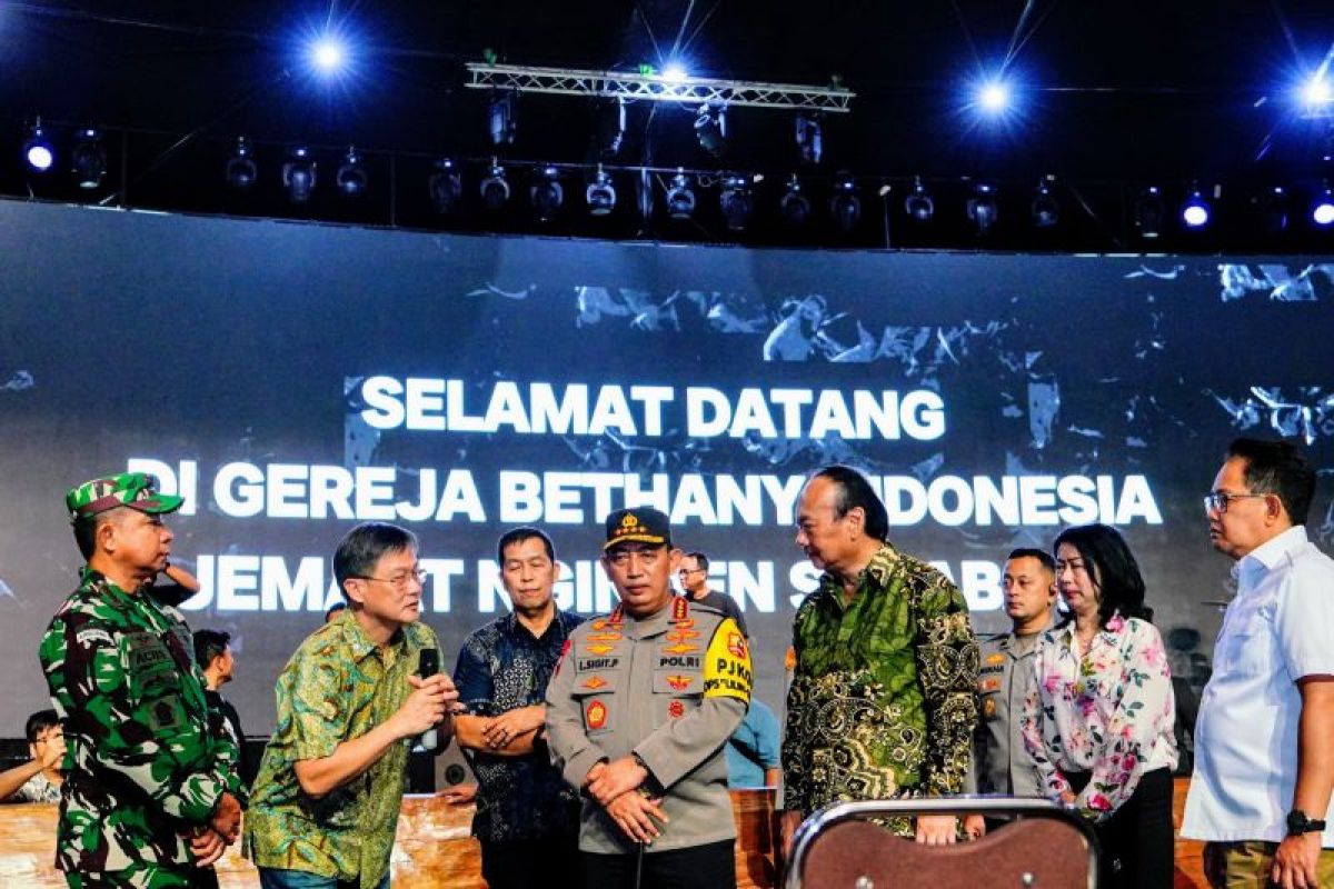 Kapolri-Panglima TNI pastikan pengamanan gereja di Surabaya
