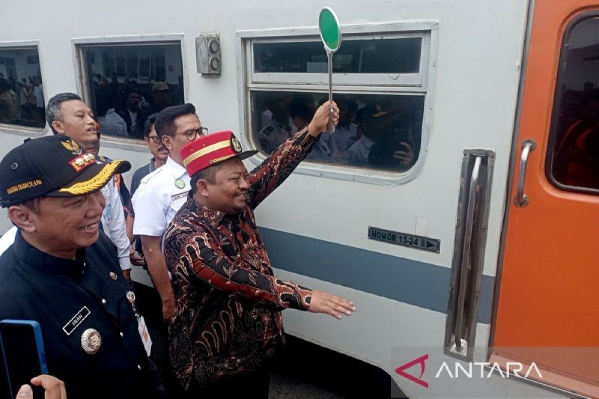 Pj Bupati: Pengoperasian Stasiun KA Kebasen  permudah warga Banyumas