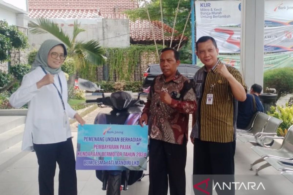 Bank Jateng serahkan hadiah undian ke Bumdes di Blora