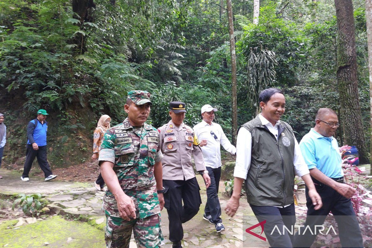 Raja Juli Antoni pastikan TWA di bawah Kemenhut aman dikunjungi