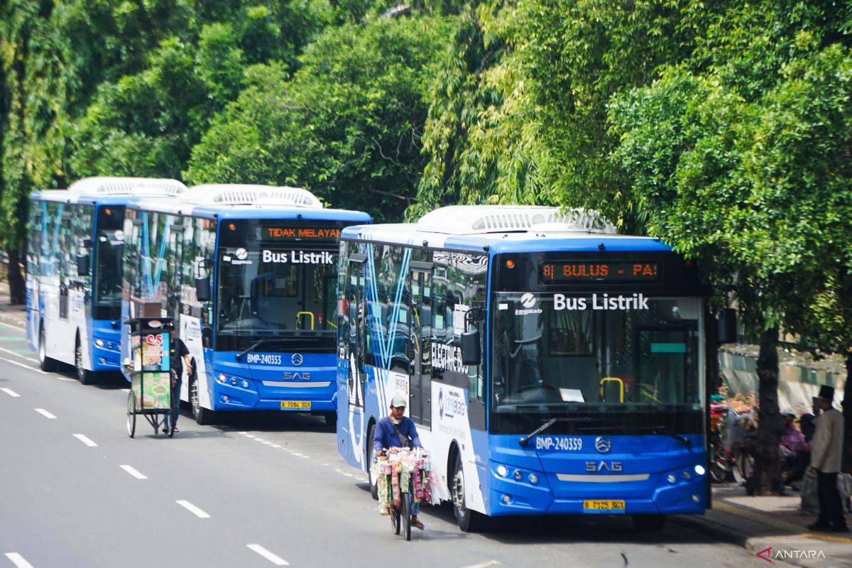 Daftar 13 trayek bus listrik Transjakarta 2025, cek lokasi dan rutenya