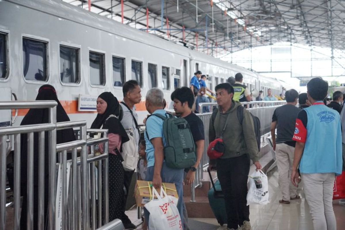 KAI Semarang berangkatkan 28.650 penumpang libur Nataru