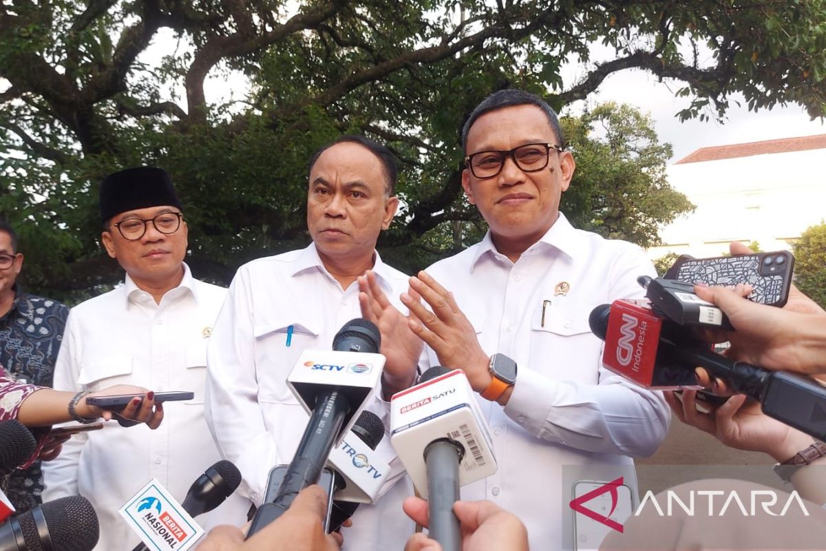 Yandri sebut PAN tetap setia Prabowo usai MK hapus ketentuan capres