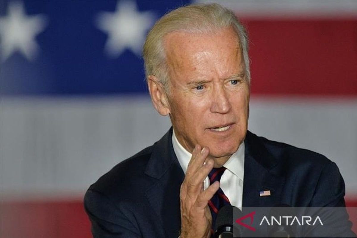 Trump cabut akses Biden ke informasi rahasia