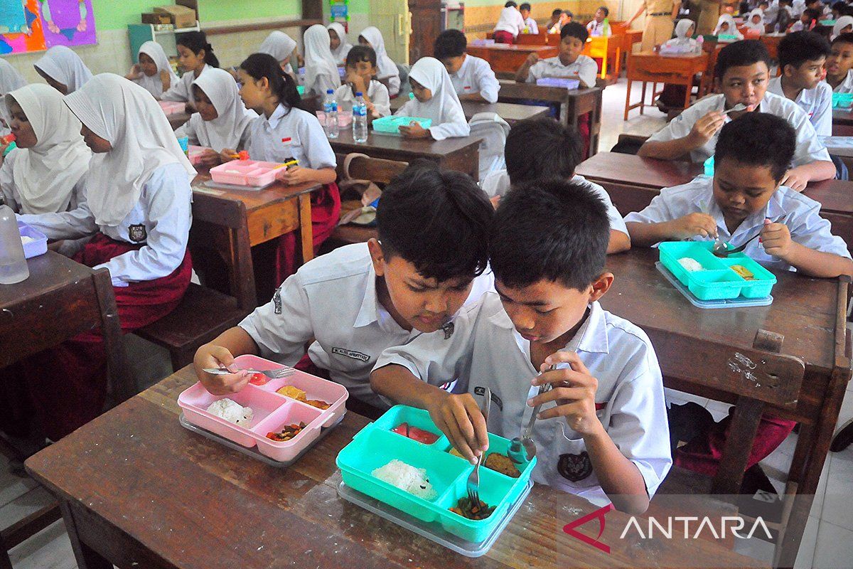 Menteri-menteri dijadwalkan tinjau makan bergizi gratis 6 Januari