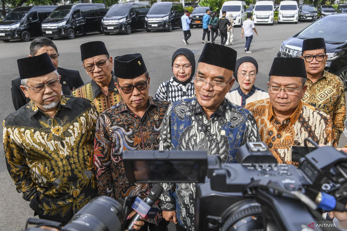 DPR ungkap keinginan atur batas atas biaya haji furoda